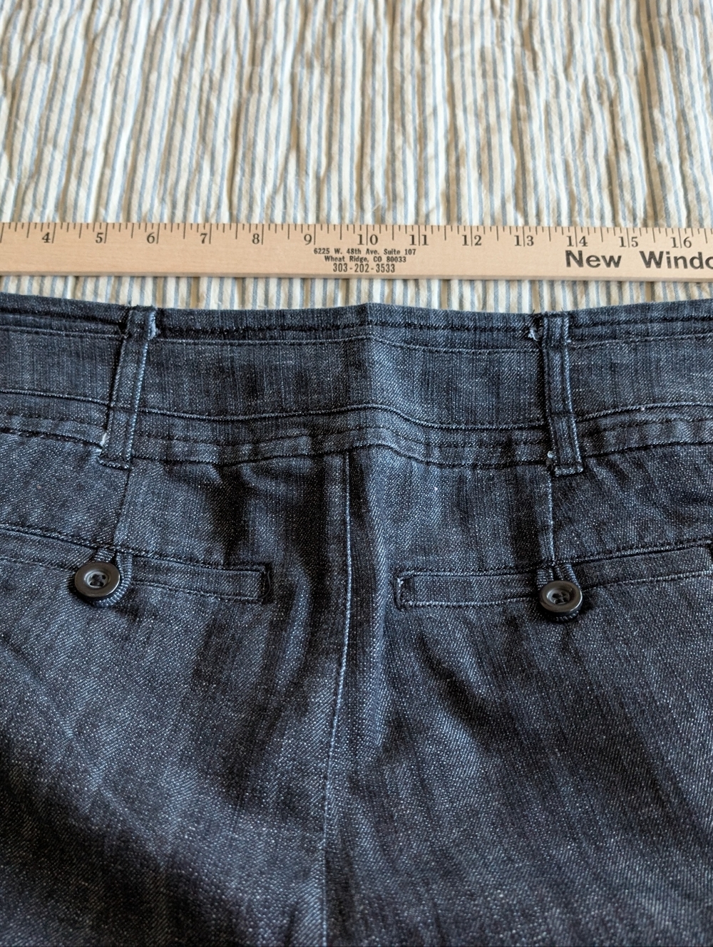 Roz & Ali Dark Denim Capri Pants Size 16 W